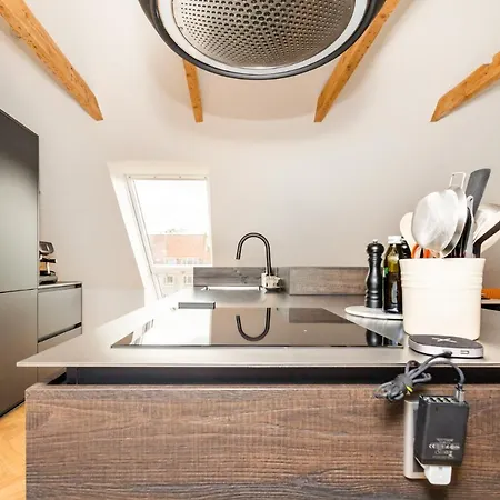 Apartment 2-etagers Luksus Lejlighed I Vestbyen