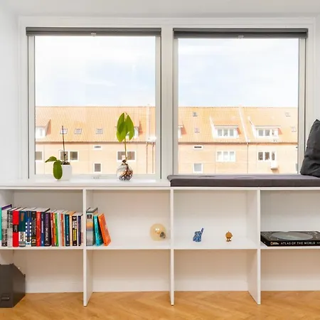 Apartment 2-etagers Luksus Lejlighed I Vestbyen